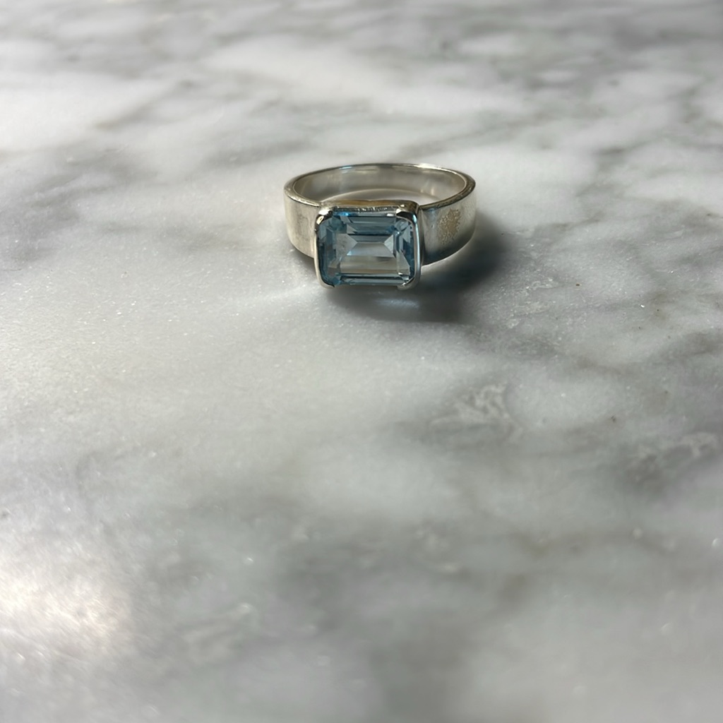 Large Blue Topaz Gemstone Ring In 925 Sterling Silver In Size 7